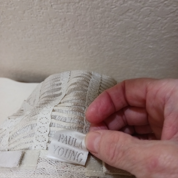 New, synthetic wig - Picture 4 of 7